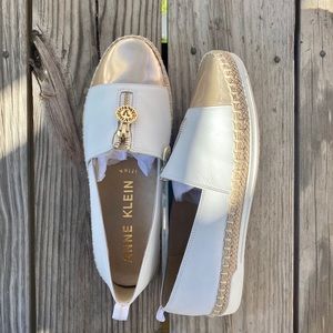 Anne Klein Women’s Akzetta Low top NEW sz 7.5m